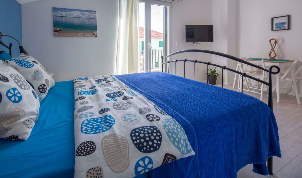 Apartments Denis Makarska Exterior foto