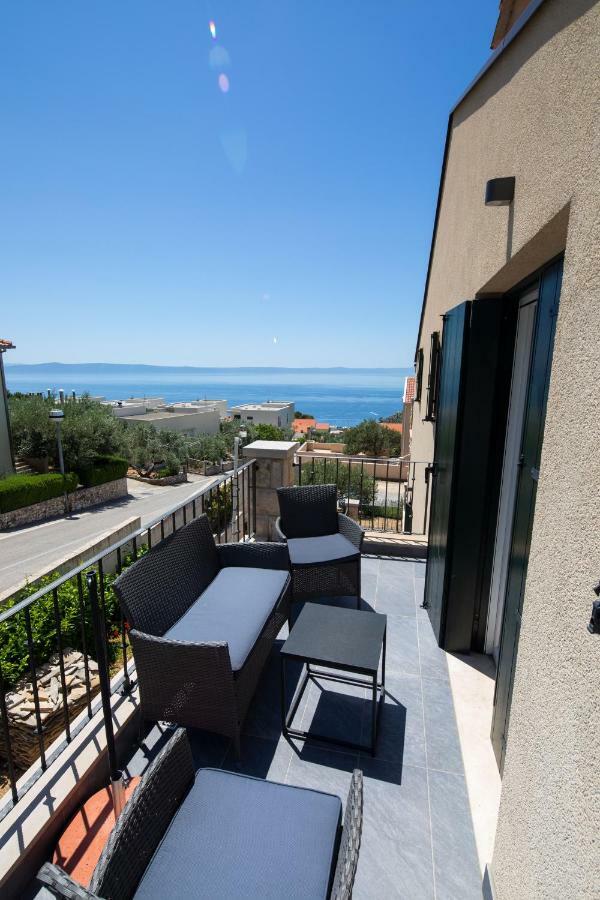 Apartments Denis Makarska Exterior foto